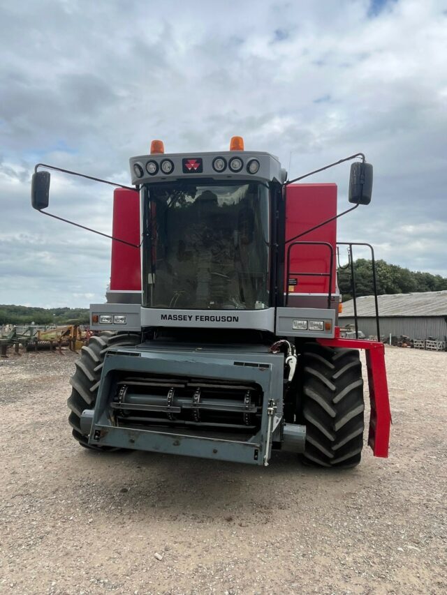 2M041278 MF7274 STRAW WALKER COMBINE