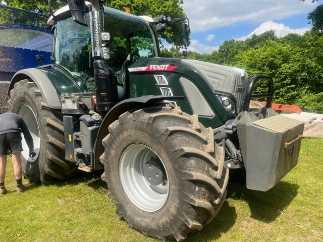 TB003692 FENDT 724 PROFI+ 4WD TRACTOR