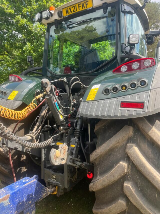 TB003692 FENDT 724 PROFI+ 4WD TRACTOR