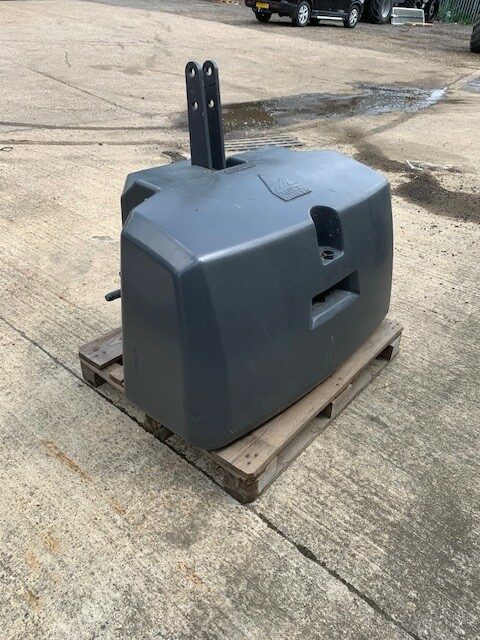 T3005060 FENDT 1800KG FRONT WEIGHT