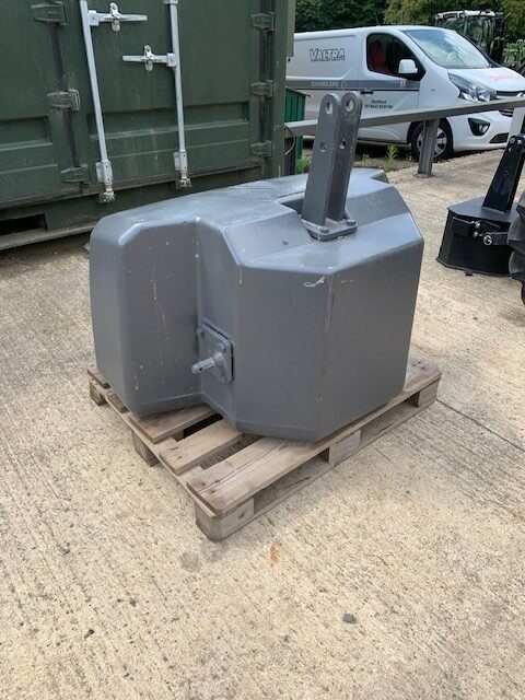 T3005060 FENDT 1800KG FRONT WEIGHT