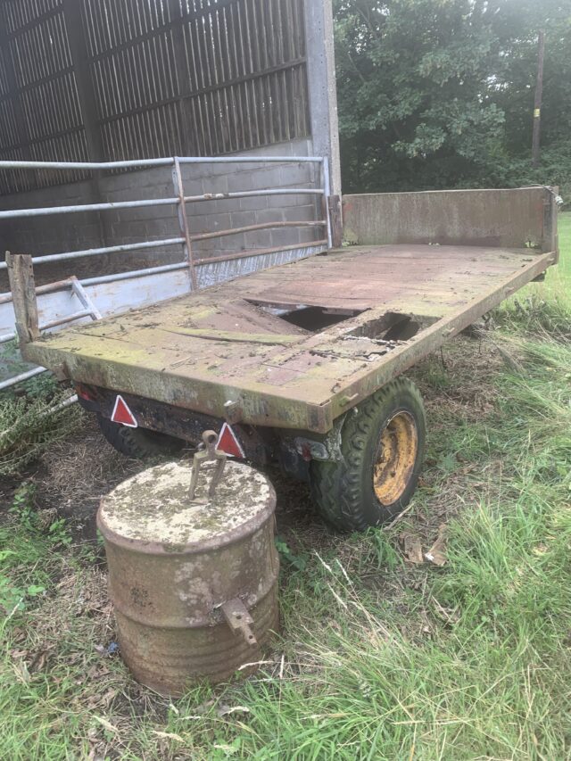 Tipping trailer