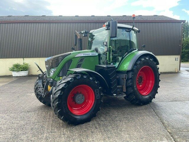 TE002199 FENDT 724 4WD TRACTOR