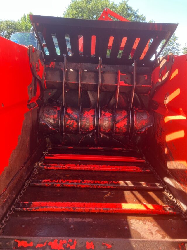 Kuhn 3570M Straw Chopper