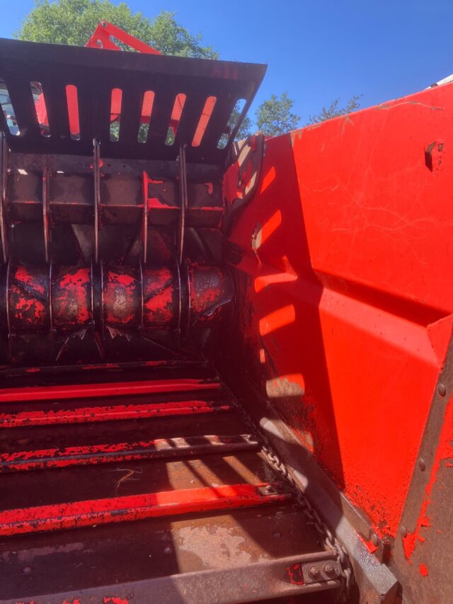 Kuhn 3570M Straw Chopper
