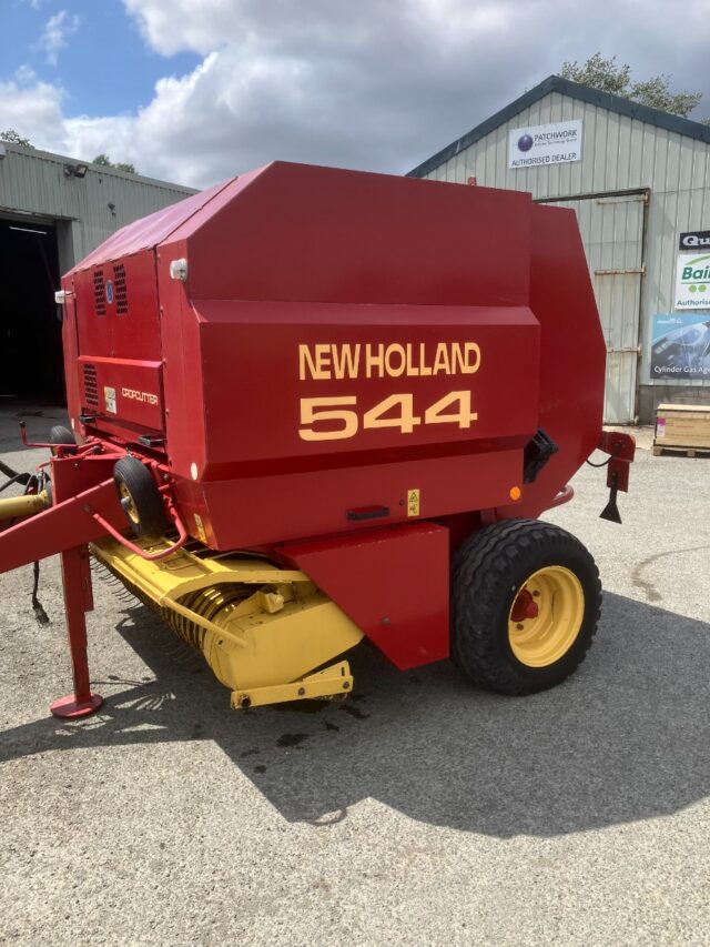 NEW HOLLAND 544 ROUND BALER