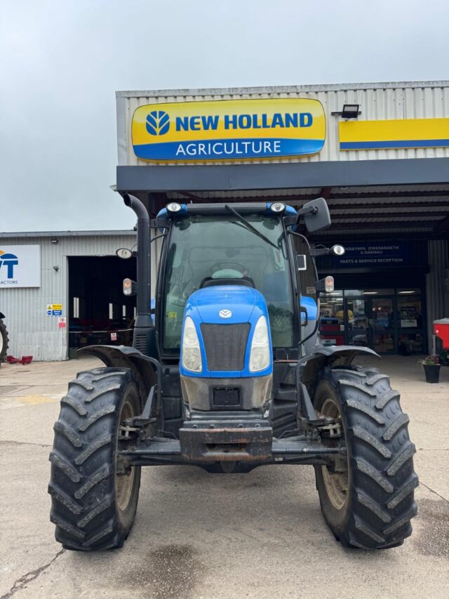 NEW HOLLAND T6.140 ELECTRO COMMAND