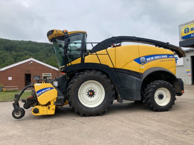 NEW HOLLAND FR650 C/W GRASS HEADER