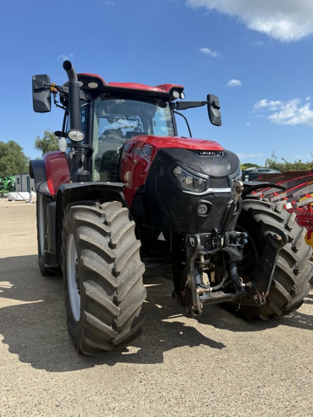 CASE IH Puma 240 CVX