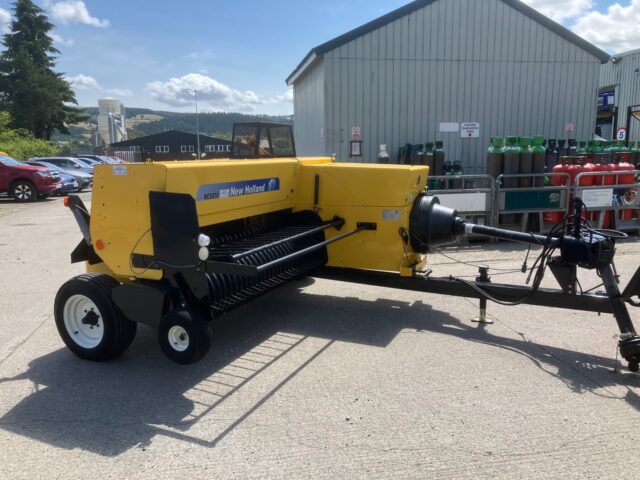 NEW HOLLAND 5070 CONVENTIONAL BALER