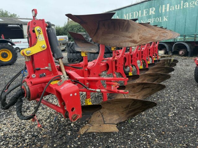 Pottinger 45 S 6 Furrow Plough
