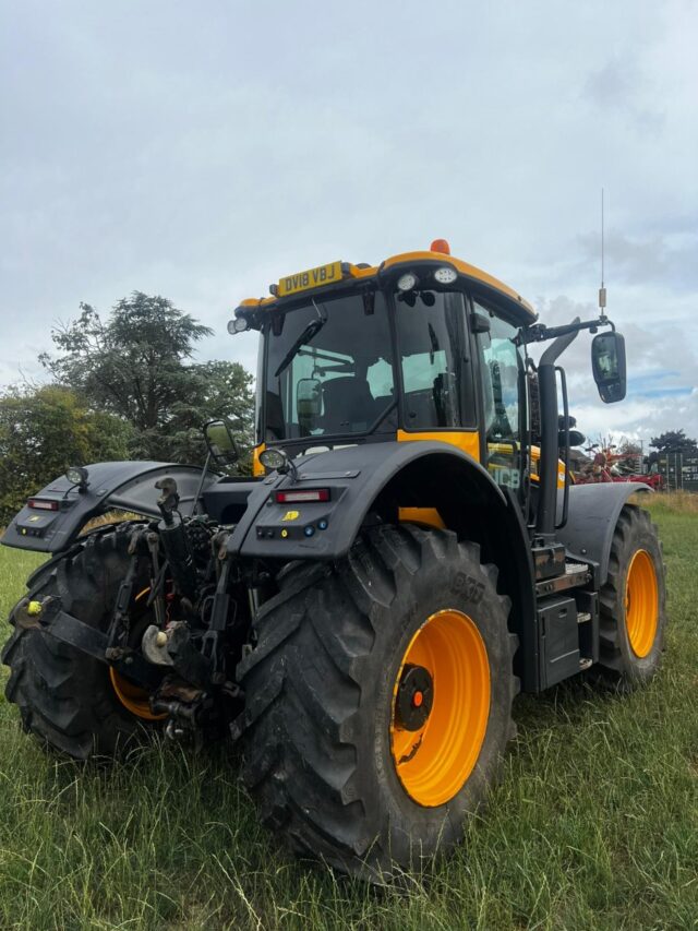 JCB FASTRAC 4220