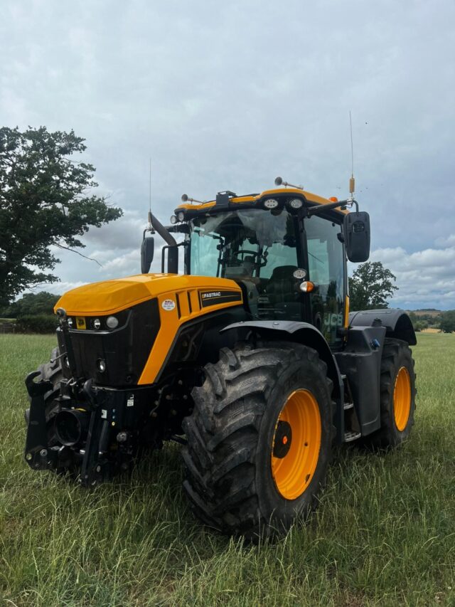 JCB FASTRAC 4220