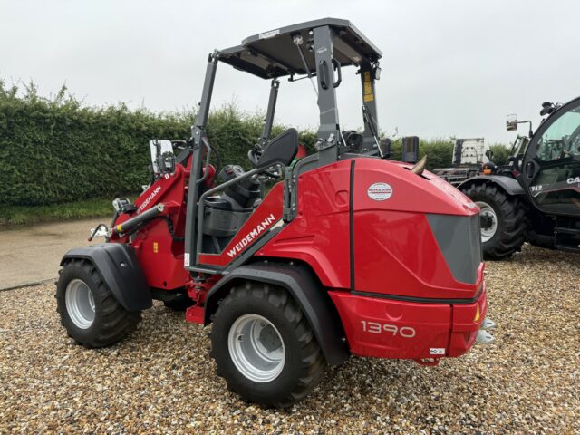 Weidemann 1390 Hoftrac loader