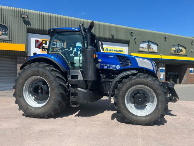 NEW HOLLAND T8.435 PLMi AUTO COMMAND