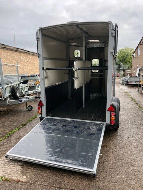 GM036934 IFOR WILLIAMS HB06R HORSEBOX