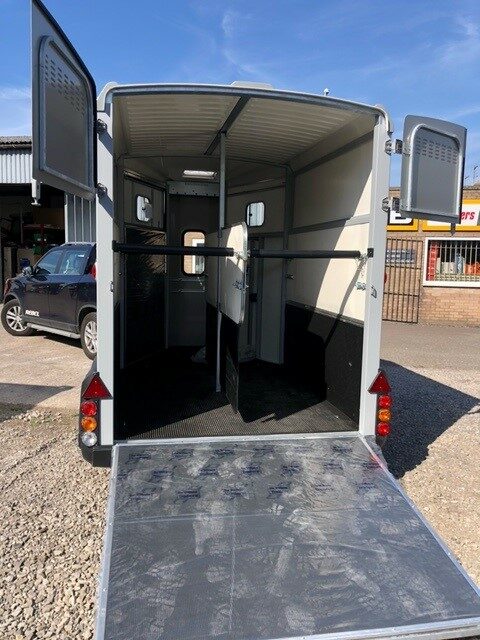 GM036415 IFOR WILLIAMS HB511R HORSEBOX