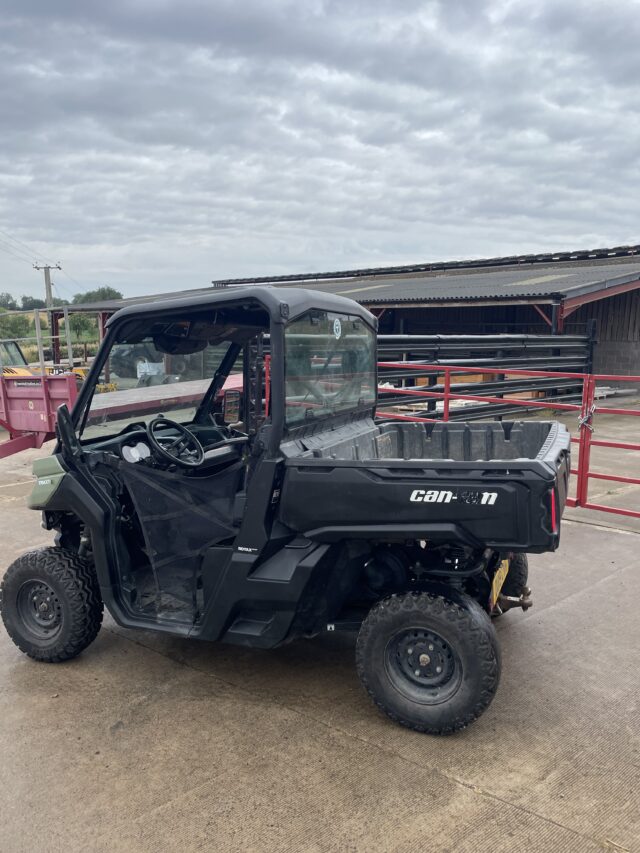 Canam traxter UTV