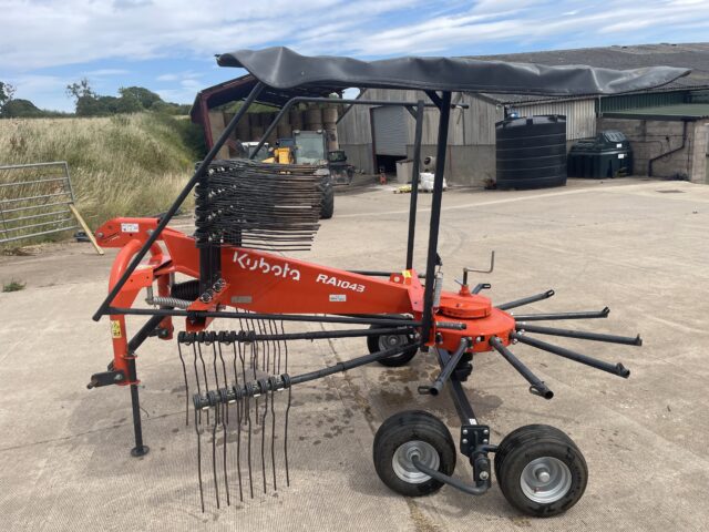 Kubota single rotor rake