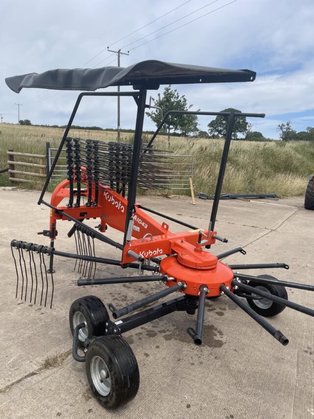 Kubota single rotor rake