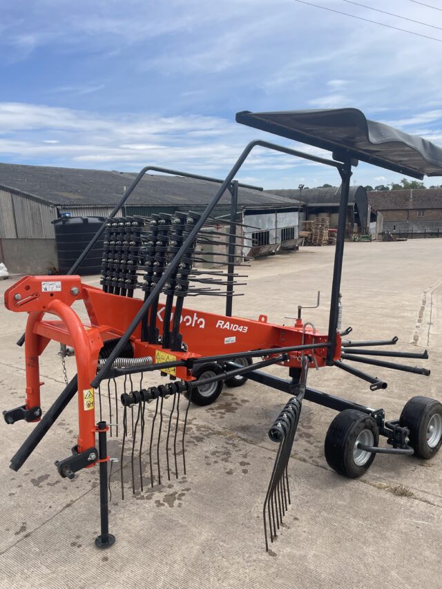 Kubota single rotor rake