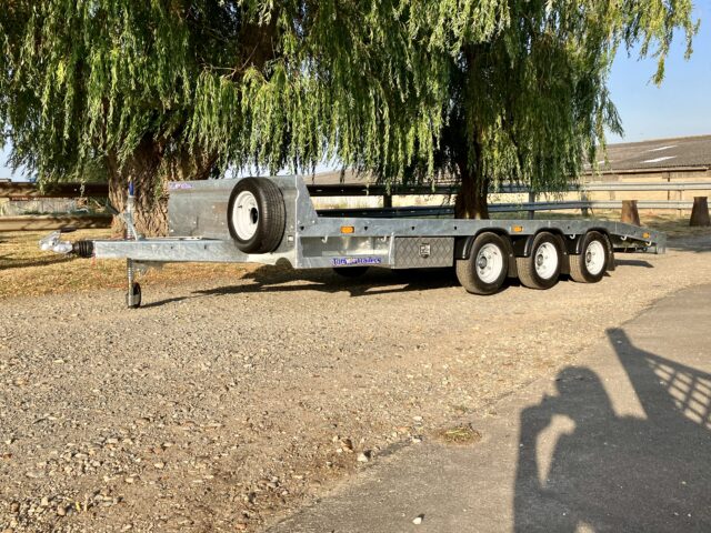 New TuffMac 16ft Beavertail low loader