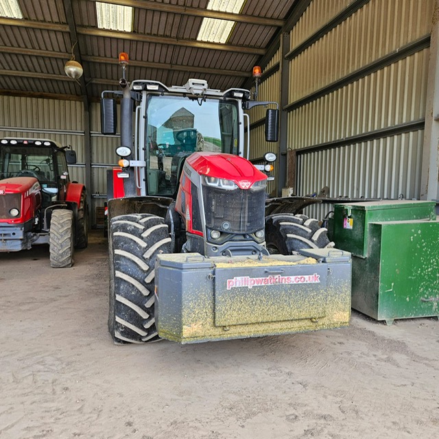 T2037592 MF 8S.205 EXD7 4WD TRACTOR