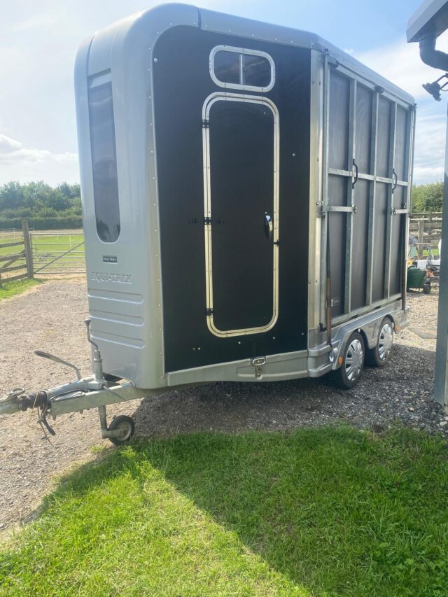 2M041284 EQUI-TREK TRAIL-TREKA HORSEBOX