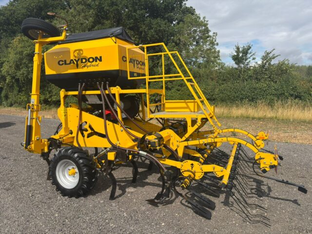 BM000170 2021 CLAYDON 3M GRAIN DRILL