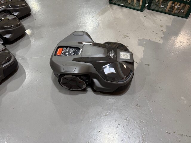 2M041103 HUSQVARNA 430X ROBOTIC MOWER