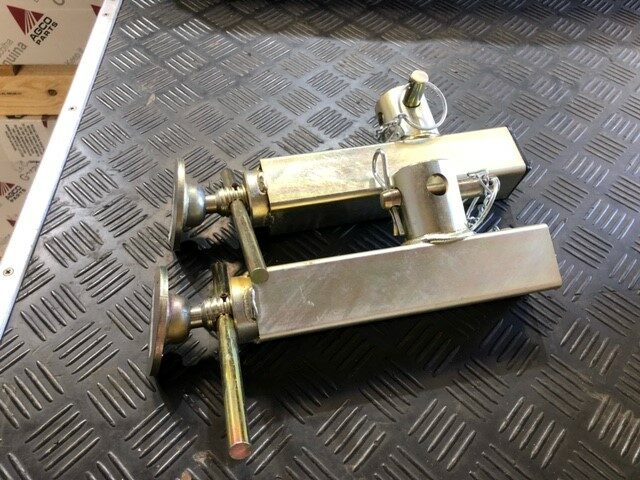 GM36194B IFOR WILLIAMS KX631 PROPS