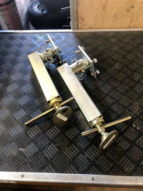 GM36194B IFOR WILLIAMS KX631 PROPS