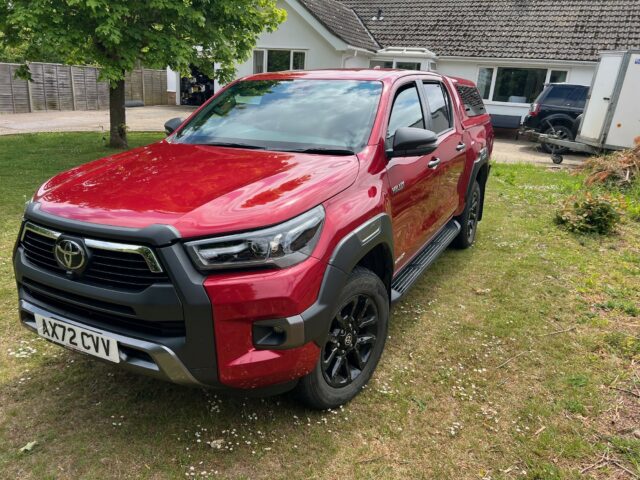 Toyota Hilux Invincible X