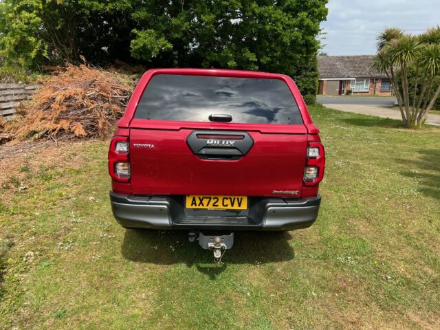 Toyota Hilux Invincible X