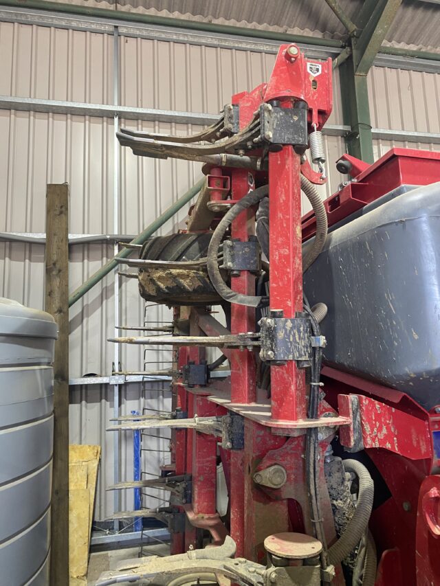 Weaving Sabre Tine Drill