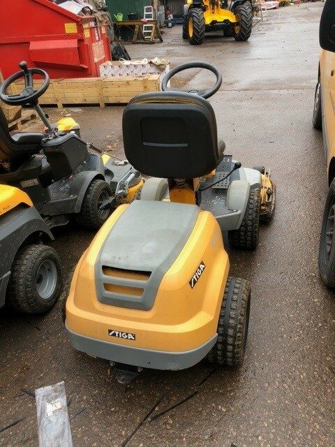 TG02602A STIGA PARK RIDE ON MOWER.