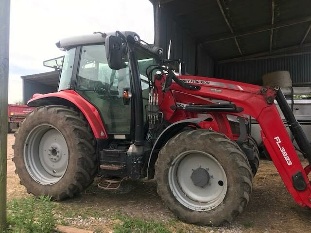 T6006226 MF5712S ESD4 TRACTOR & LOADER