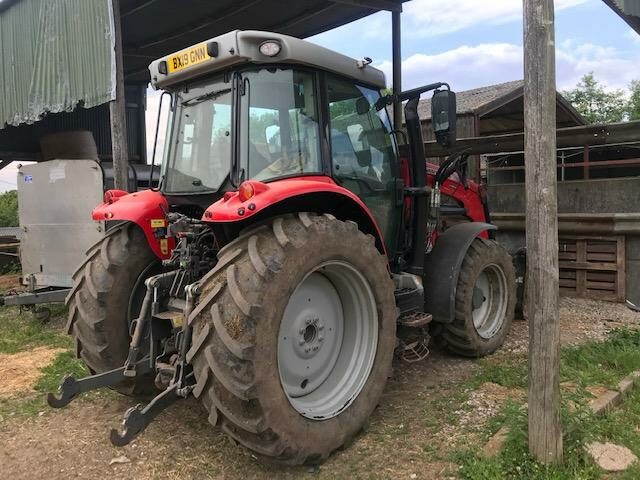 T6006226 MF5712S ESD4 TRACTOR & LOADER