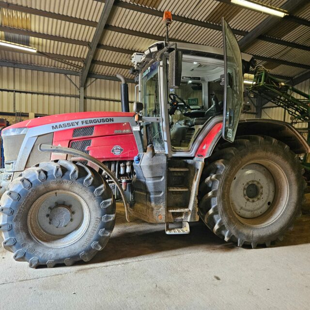 T2037613 MF8S.205 EXDE TRACTOR