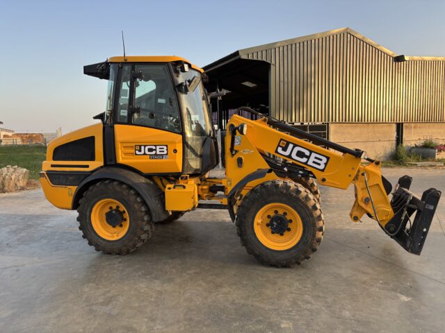 JCB TM220