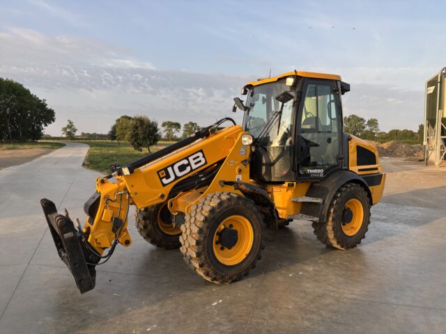 JCB TM220