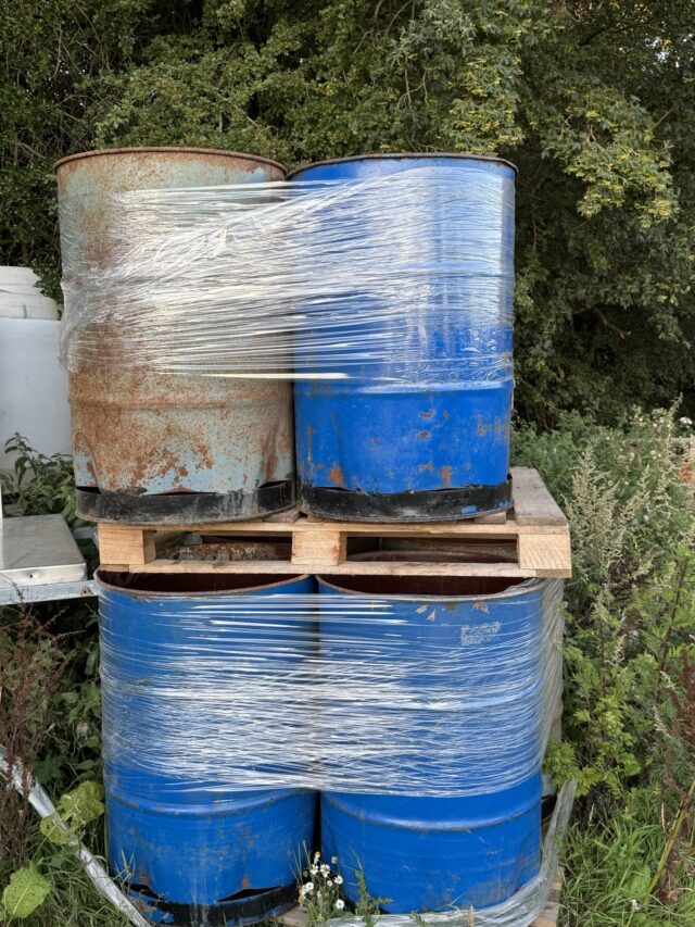 Poultry/pheasant feeders