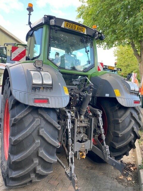 TC002218 FENDT 828 4WD TRACTOR