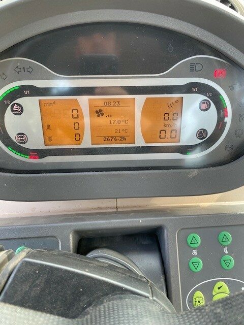 98b0dee8689f75a3a8ea96bb6aa8d61f