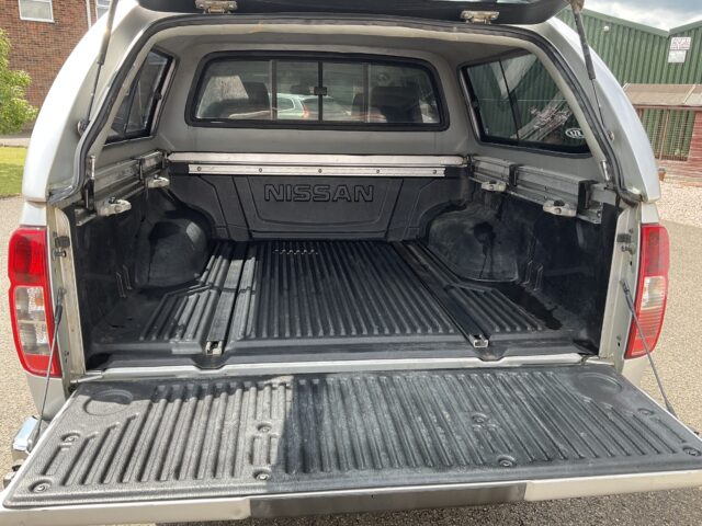 NISSAN NAVARA 2.5 TEKNA