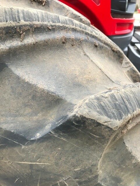 T6006325 MF7726S 4WD TRACTOR