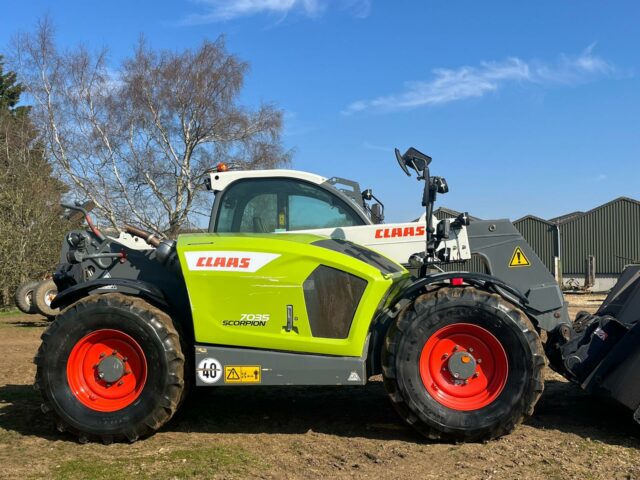 One- 2016 Claas 7035 Scorpion VarioPower