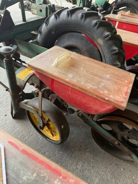 6 Row Beet Drill