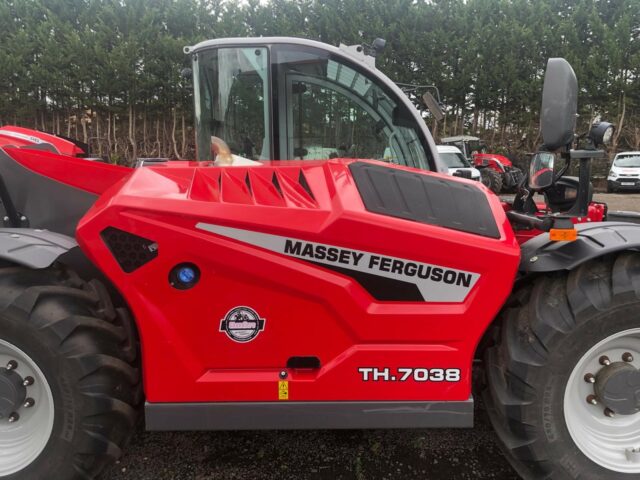 BM000565 MF TH.7038 TELEHANDLER
