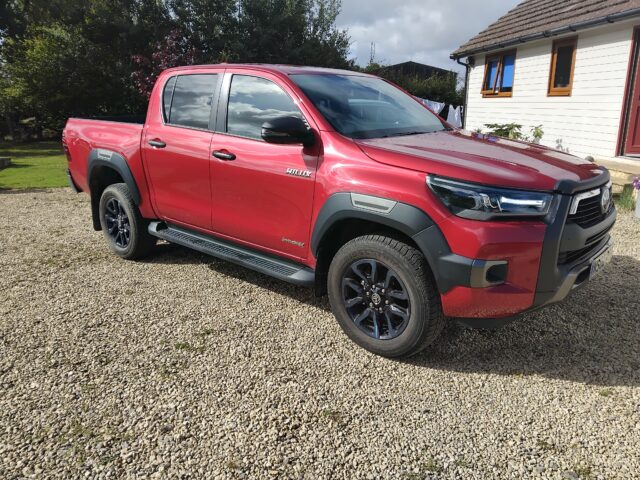 Toyota Hilux 2.8  Invincible X 2024